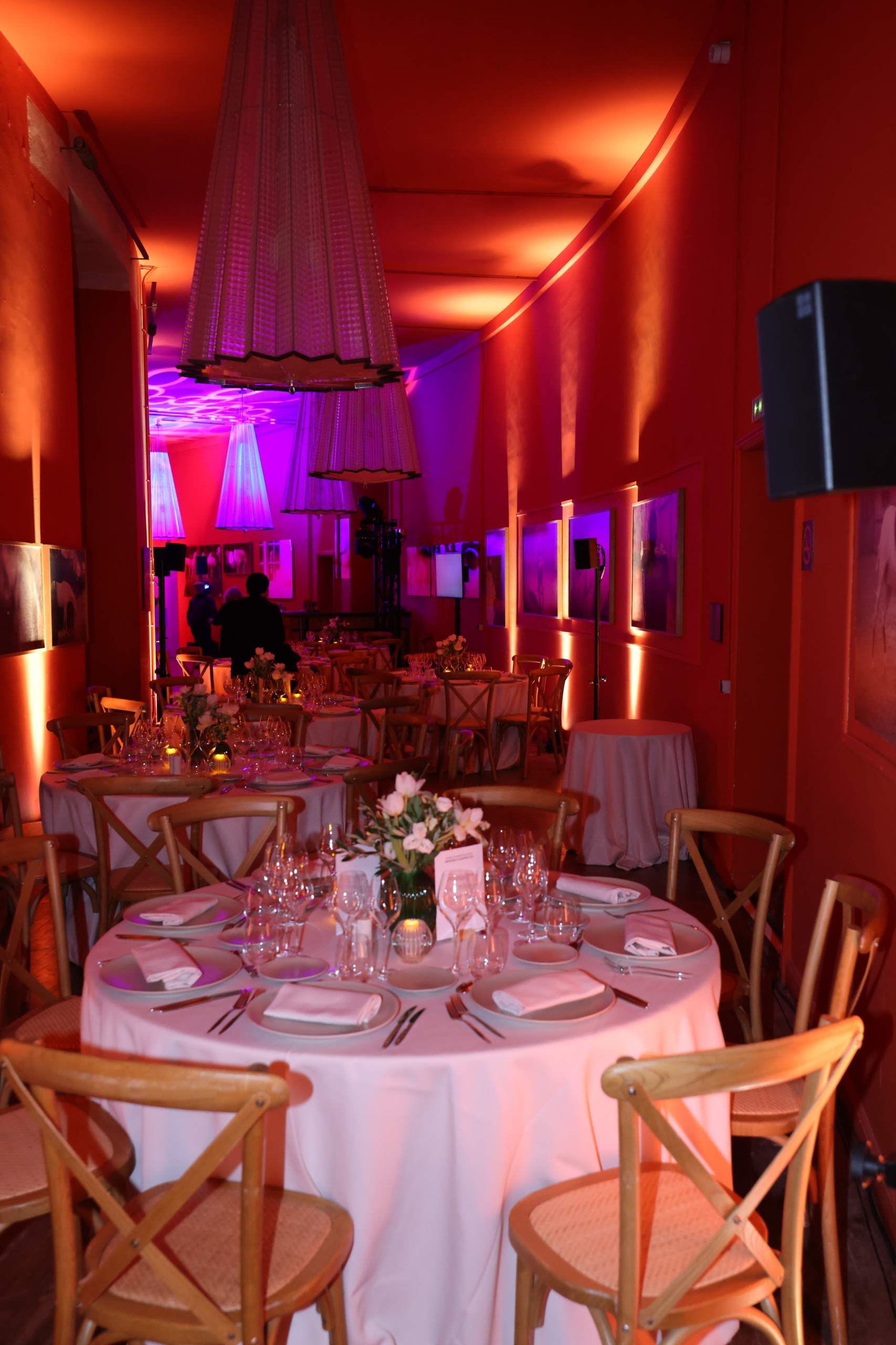 Dîner assis au Salon Nuno Oliveira – configuration élégante 80 couverts
