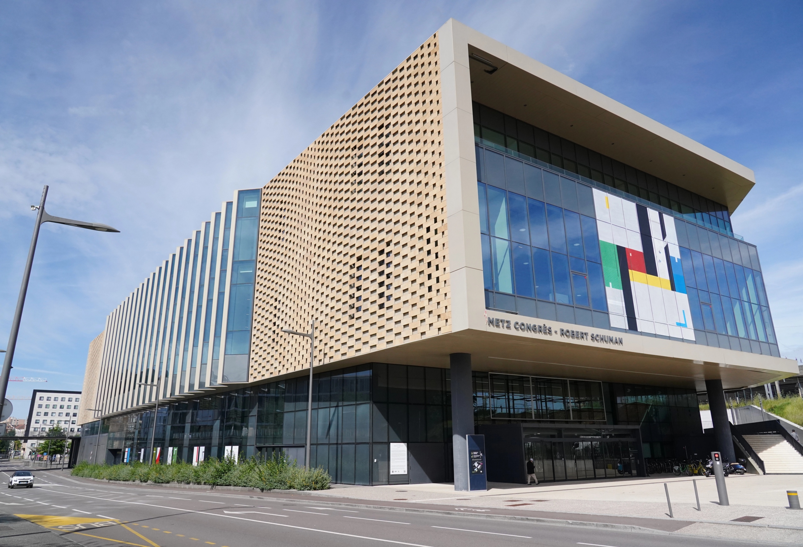 Salle événementielle à Versailles avec gradins pour conférence – 300 personnes