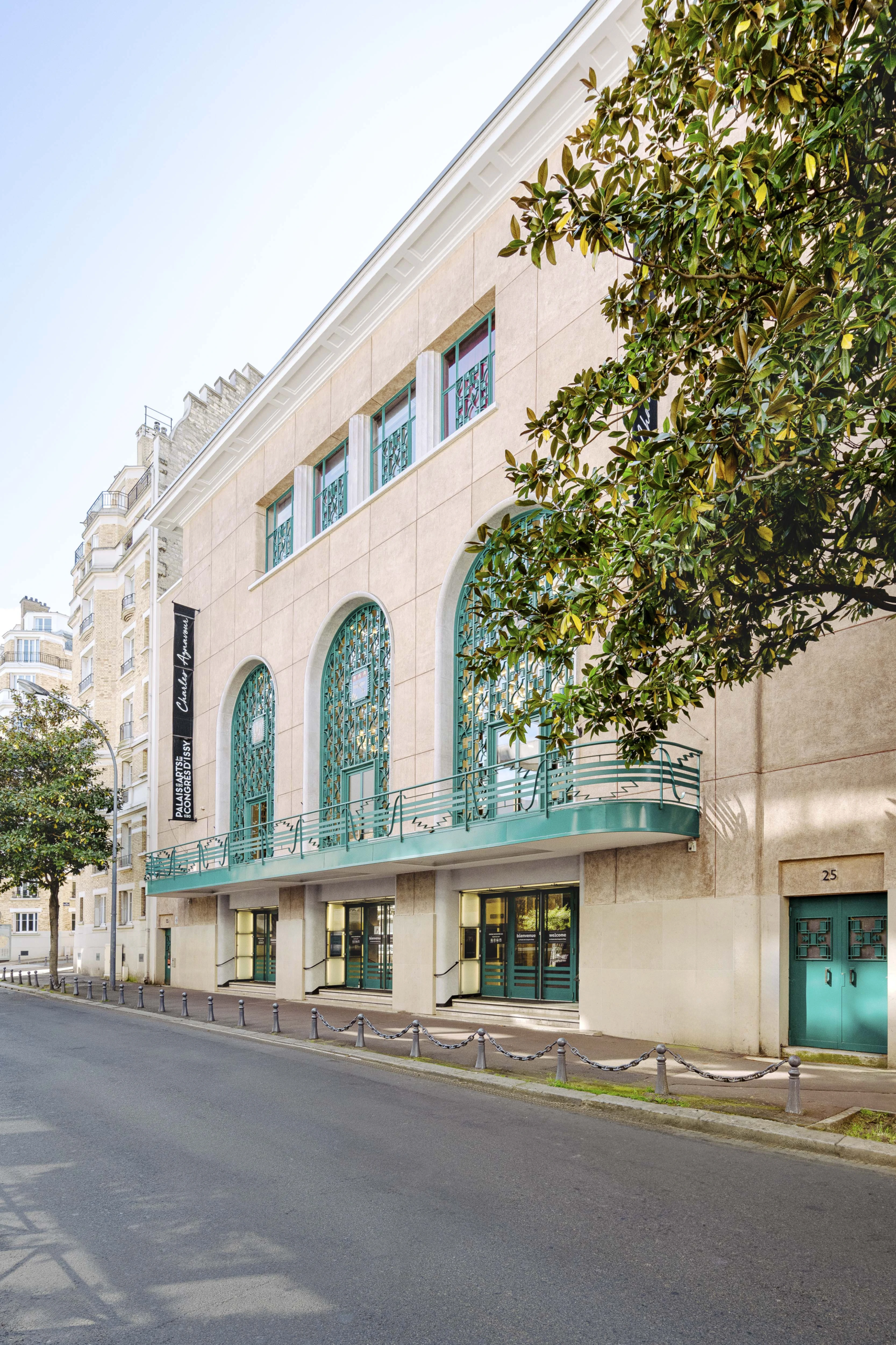 Salle événementielle à Versailles avec gradins pour conférence – 300 personnes