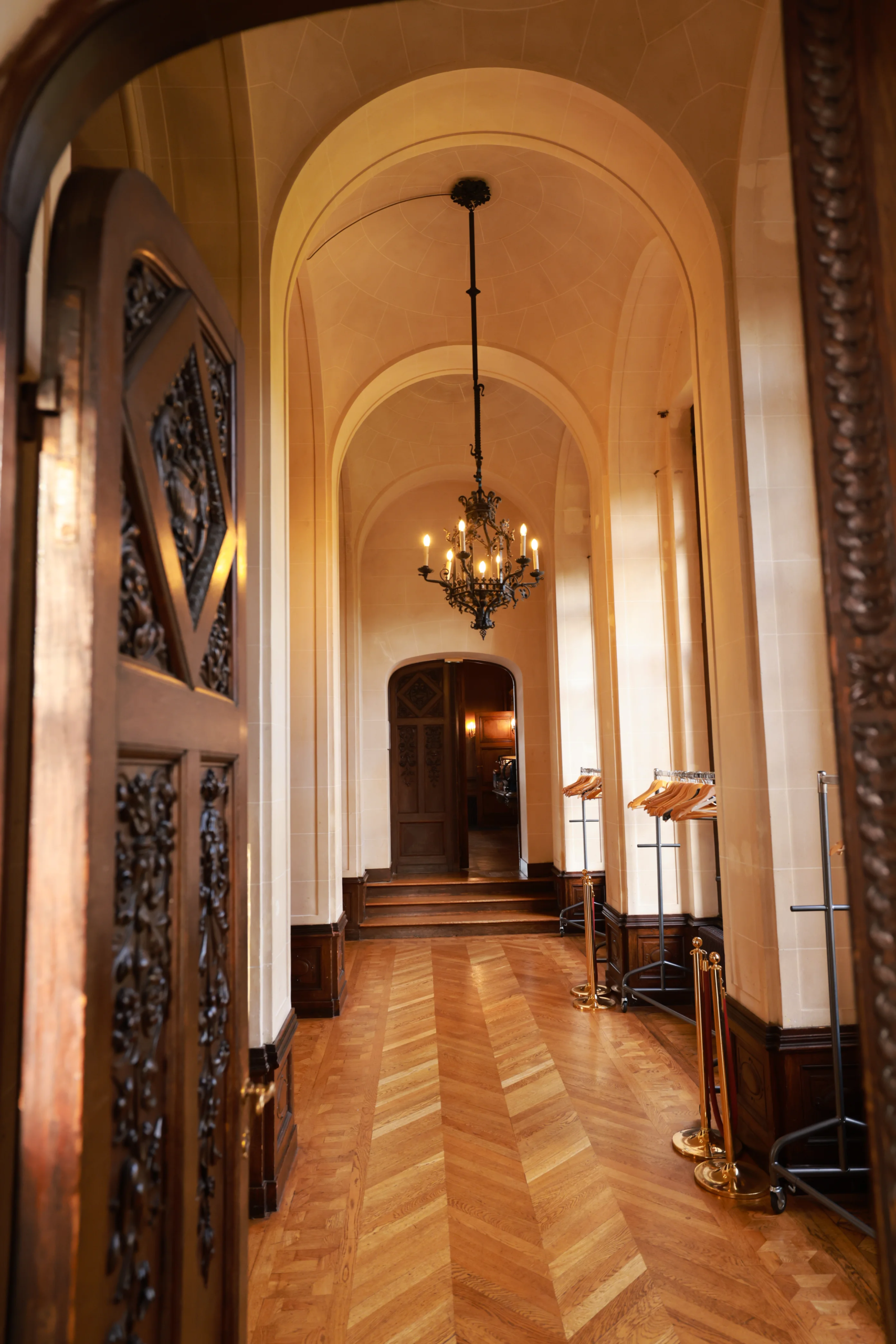 Salle événementielle à Versailles avec gradins pour conférence – 300 personnes